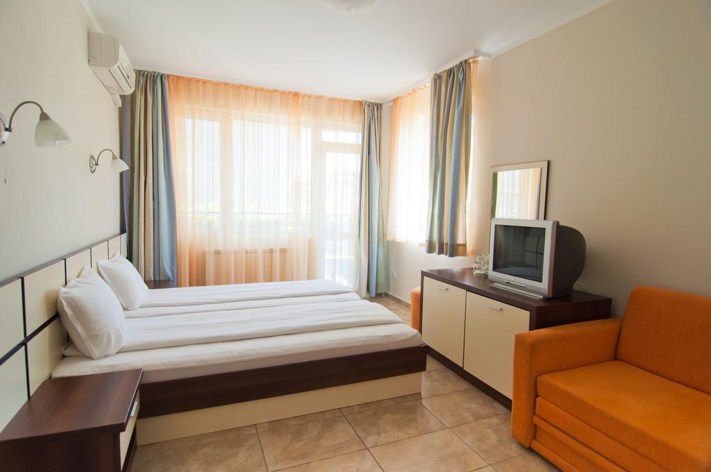 Guest House Hiora Ahtopol Exterior photo