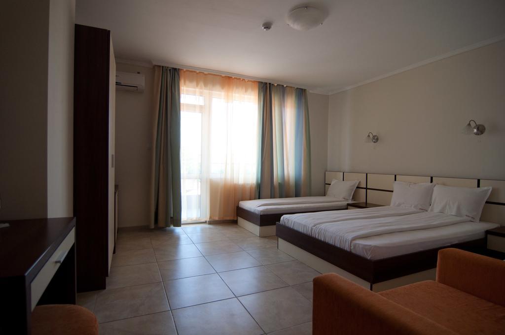 Guest House Hiora Ahtopol Exterior photo